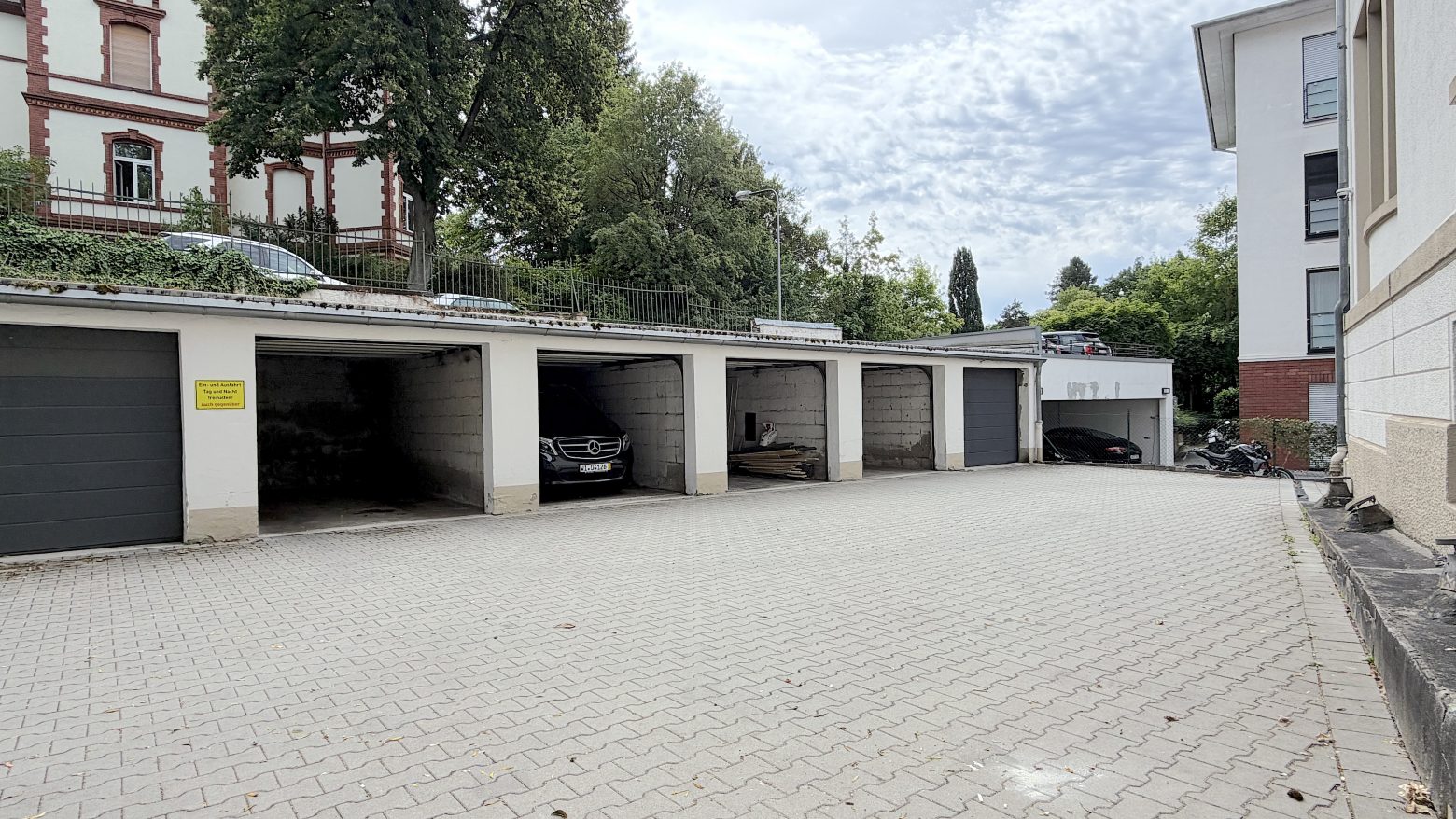 Frisch renovierte 3 Zi-Wohnung direkt am Kurpark